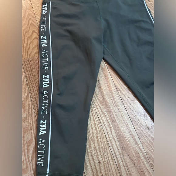 ZYIA Active Olive Green Leggings Side Logo Size 12 - Picture 3 of 8
